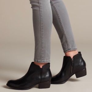 Clarks Maypearl Ramie Black Leather Boots